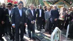وزیر جهاد کشاورزی به شهدای والامقام استان کرمان ادای احترام کرد